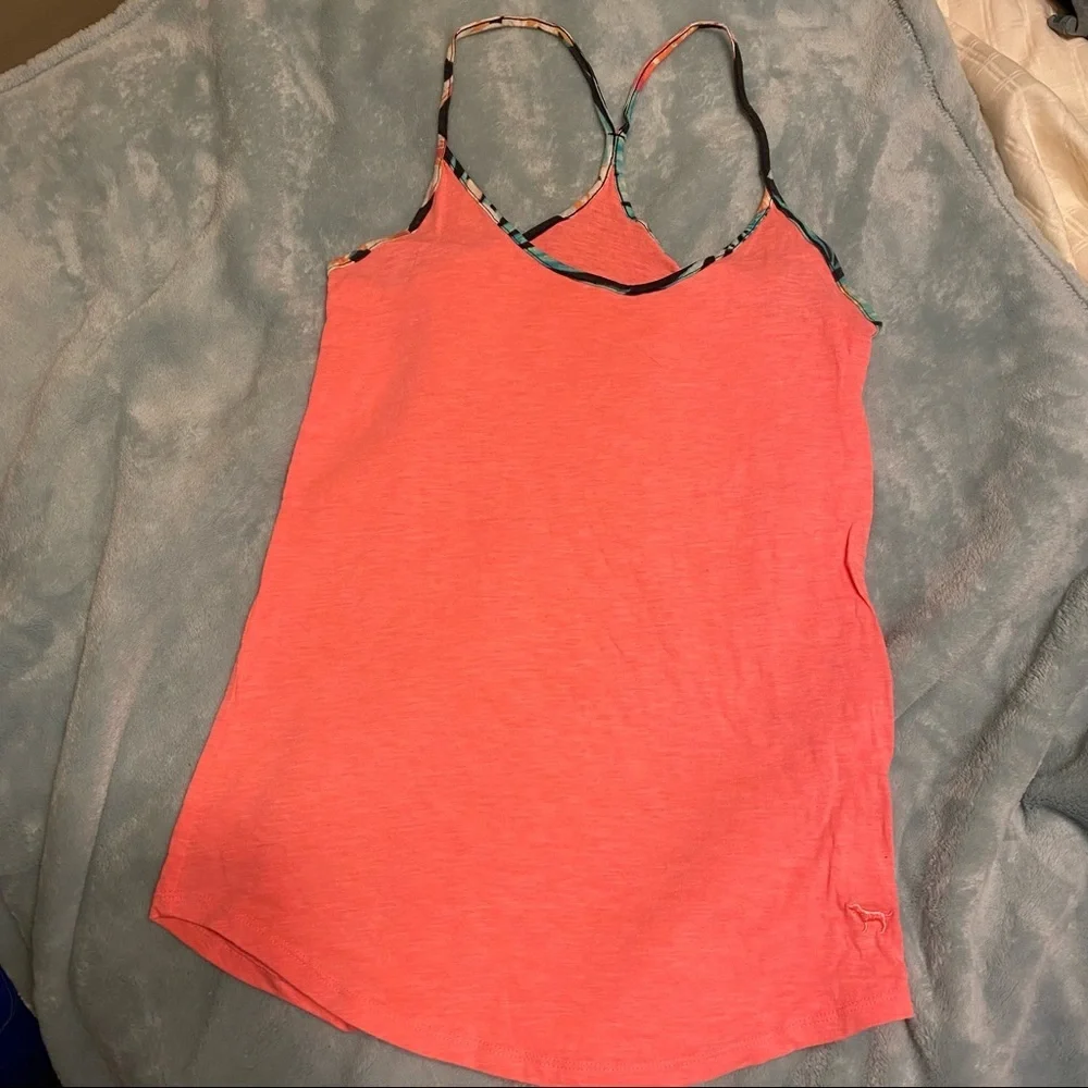Tropical palm VS PINK tank